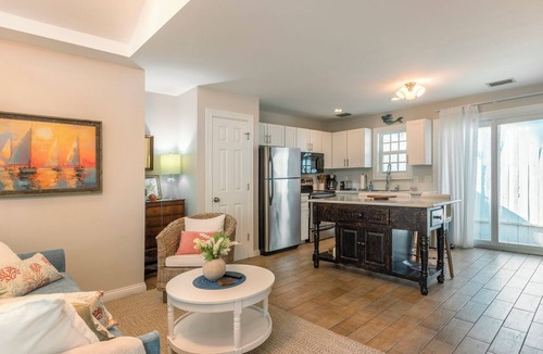 Historic Seaport Condo | Campbell Cottage