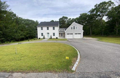 Marstons Mills House | Cape Cod location with 6 bedrooms and 4 baths, well furnished for your comfort!