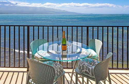 Maalaea Condo | Celebrate Honeymoon, Anniversary or Birthday.Panoramic Ocean View!