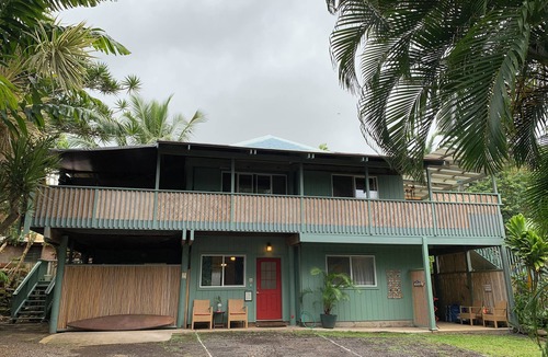 Hana House | Charming 1-bedroom loft in wonderful Hana town walking distance to beach.
