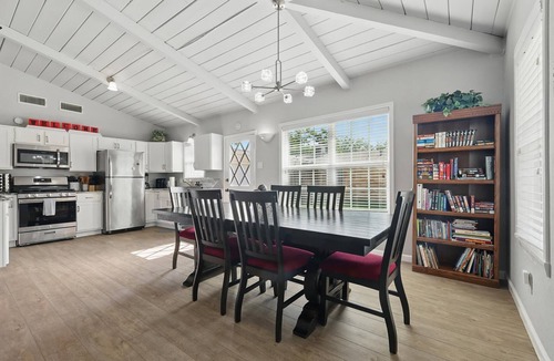 Richardson House | Charming 3-Bed/2-Bath Hidden Gem w Yard (Sleeps 6)