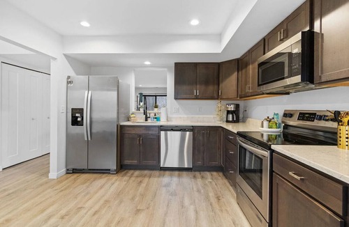 Hermantown House | Charming Cabin | 3BR, Epic Game Room and Fireplace