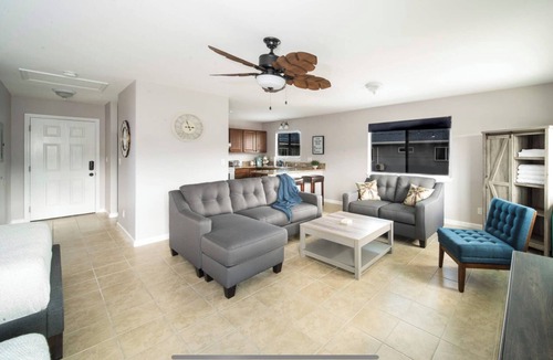 Coconut Grove Apartment | Charming Loft in peaceful Kailua with WiFi, AC, and Mountain views.