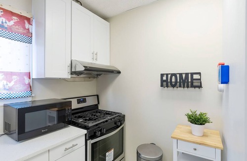 Queens Apartment | Comfortable 2-bedroom with Patio and Free Parking near Main St!