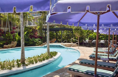 Waikiki Hotel | Corner King Room with Lanai – Spacious City Views