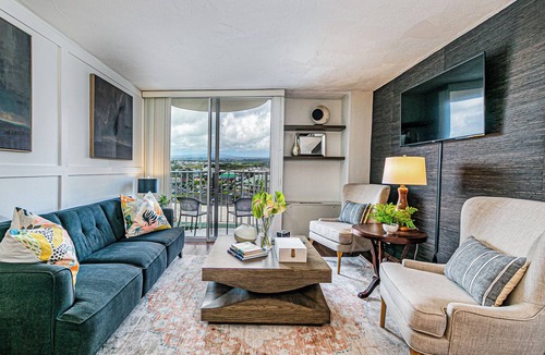 Hilo Condo | Cosmopolitan Condo - Lagoon Centre 701 In the Heart of Hilo