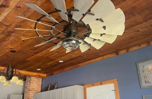 Spokane House | Country living in this cute one-bedroom renovated farmhouse from 1898.