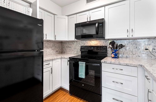 Kailua-Kona Condo | 🏖️Courtyard Kona Condo w/AC + Oceanfront Pools | Casa 202
