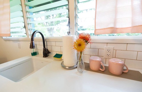Waiohinu Hotel | Cozy Kitchenette for Your Island Stay in Historic Naalehu Hotel