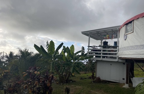Honalo Cottage | Cozy Yurt retreat on a Coffee Farm in Holualoa. 8 mn from the Beach & shopping