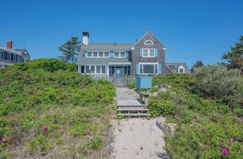 Centerville House | Craigville Long Beach Beachfront rental home. On private beach. RPMS029
