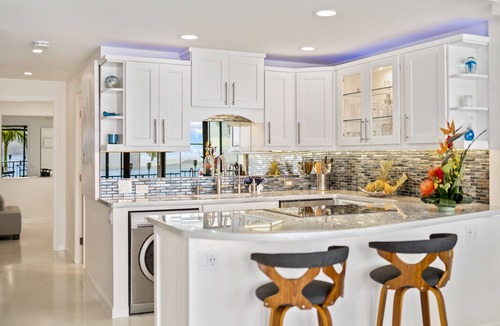 Maalaea Condo | DIRECT OCEANFRONT LUXURY ON THE SOUTH SIDE! ROMANTIC AND PEACEFUL!