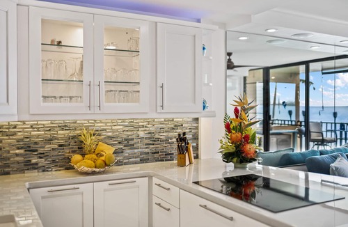 Maalaea Condo | DIRECT OCEANFRONT LUXURY ON THE SOUTH SIDE! ROMANTIC AND PEACEFUL!
