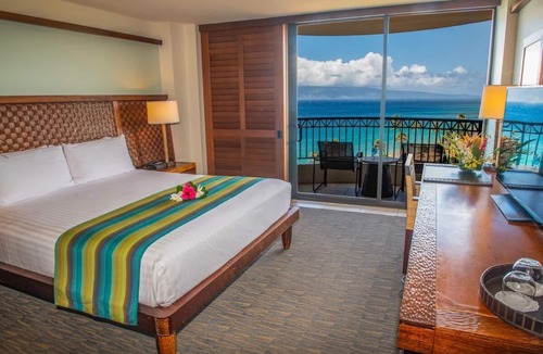 Lahaina Hotel | Dive Into Your Summer Vacation! Garden View, Outdoor Pool, Beachfront