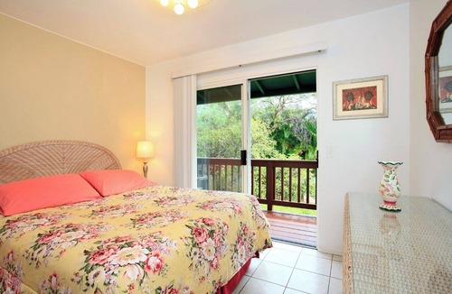 Pauwela Apartment | Dual Balconies Full Kitchen + Parking