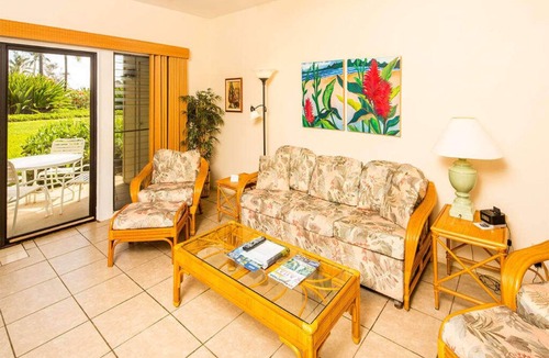 Lihue Condo | Easy Kauai Living! Lanai to Lawn, Full Kitchen, WiFi, Ceiling Fans–Kaha Lani 102