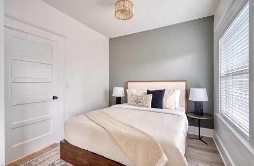 King House | Eclectic 2BR - Victorian Charm - Steps to Fun