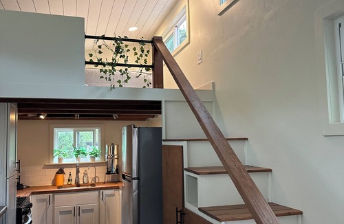 Hilo Cabin | Eco Tiny Home on Organic Farm Within Minutes of Downtown Hilo.