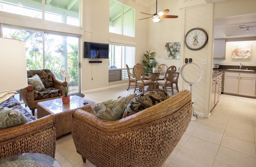 Princeville House | Elegant Princeville Townhouse! Walk To Beach! - Free WiFi