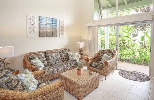 Princeville House | Elegant Princeville Townhouse! Walk To Beach! - Free WiFi