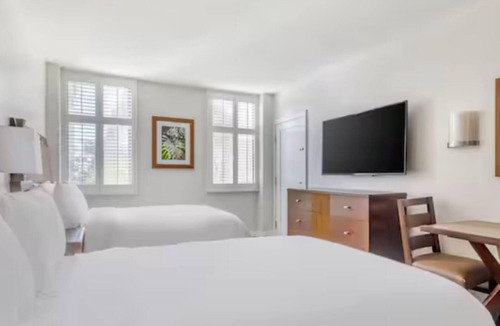 Waikiki Resort | Escape to Paradise at Lagoon Tower by Hilton Grand Vacations – Studio Retreat!
