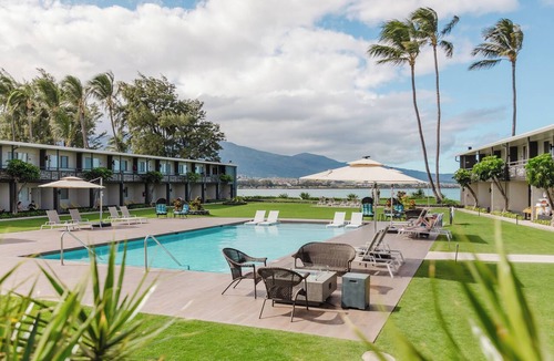Kahului Hotel | Everything You Need For The Perfect Vacation! Unit w/Garden View, Pets Allowed!