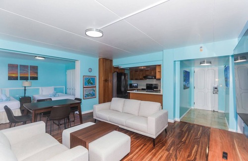 Waikiki Condo | Experience luxury at Ilikai Tower - in the heart of Waikiki with stunning lagoon views.