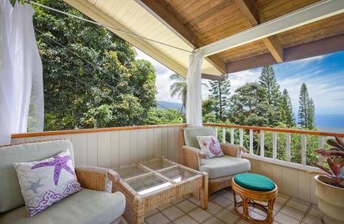 Honaunau-Napoopoo House | Experience ocean views at Hale Mauka, a spacious 3-bedroom retreat in Captain Cook, HI.