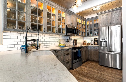 Kailua-Kona Condo | Fabulous Top Floor Penthouse with Two Bedroom Suites - Unit 413