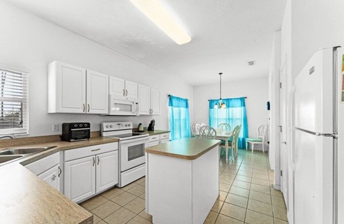 Regal Palms House | Fantastic 4 Bedroom In Gated Community with Private Pool and Games Room Minutes to Disney