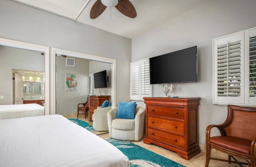 Historic Kailua Village House | Fantastic Hawaii Getaway! 2 Garden View Units, 2 Pools, Minutes to Keauhou Bay