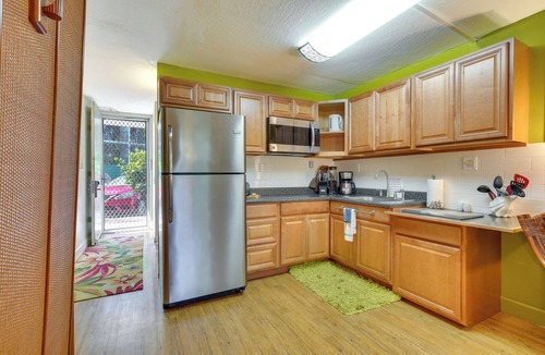 Historic Kailua Village Condo | First Responders Book With Us - Kona Islander Inn!