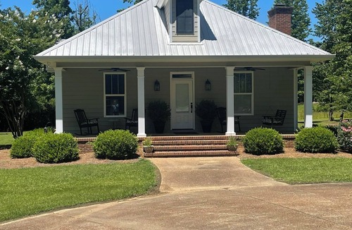 Langston House | Fisherman's Paradise on Lake Guntersville! Only 12 minutes from Stone Haven!