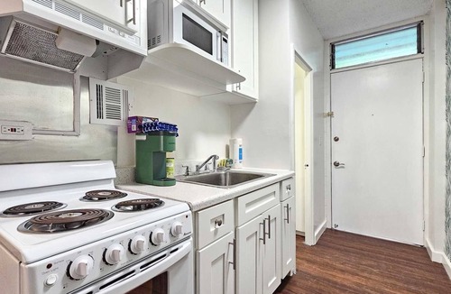 Waikiki Apartment | Furnished monthly rental Waikiki Neighborhood 102