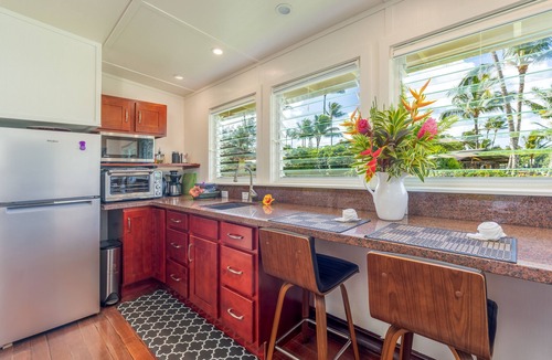 Wailua Cottage | Garden Cottage — Four-Poster Queen, Direct Wailua River Views