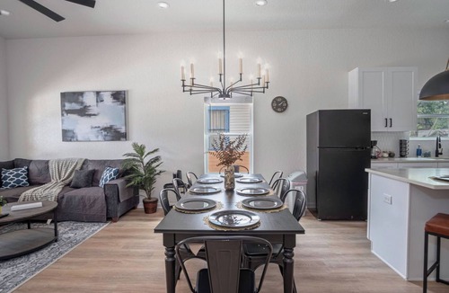 Nevada Street House | Generous 4BR/3BA Charmer Near Glorius Downtown!
