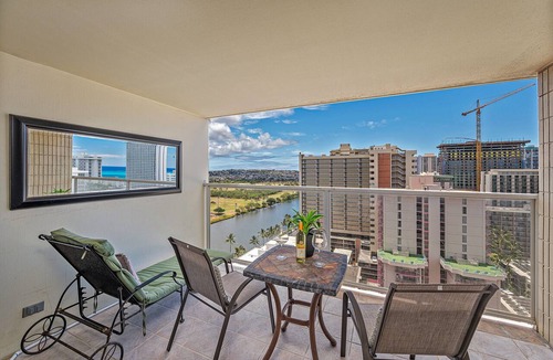 Waikiki Condo | Golf Course & Mountain Views at the Island Colony Amazing Building Amenities