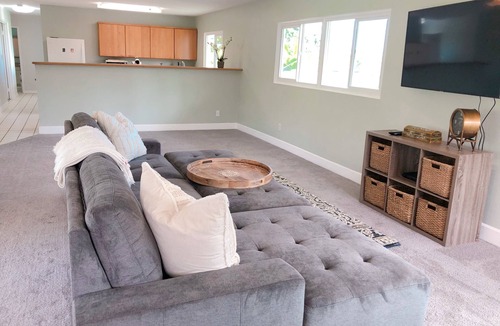 Coconut Grove Apartment | Gorgeous Kailua Waterfront Apartment
