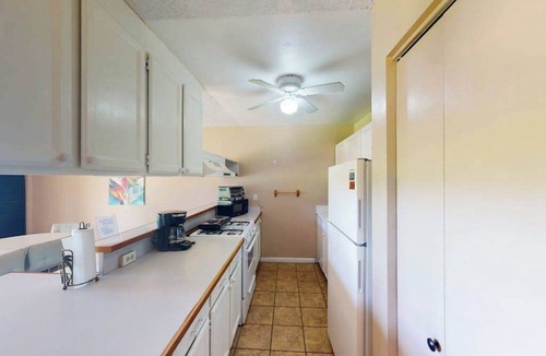 Kaunakakai Condo | Ground-Floor Molokai Condo with Outdoor Pool, Grills & Kitchen