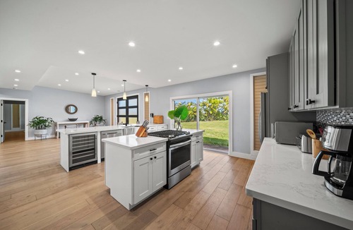 Pupukea House | Hale Mahina: Luxe Remodeled Oceanview Home w/Jacuzzi & Outdoor Shower