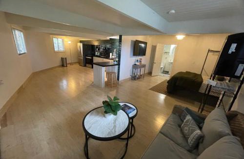 Honalo House | Hawaii Private Studio