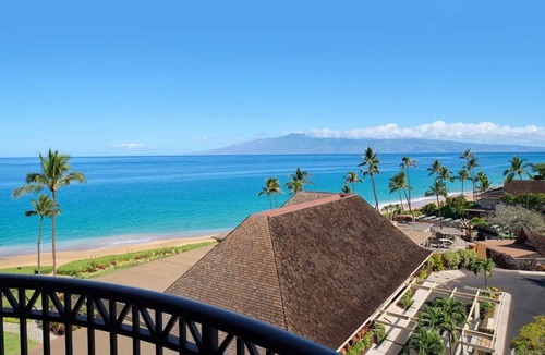 Lahaina Hotel | Hawaiian Dream Vacation! Beachfront Setting, Outdoor Pool, Parking