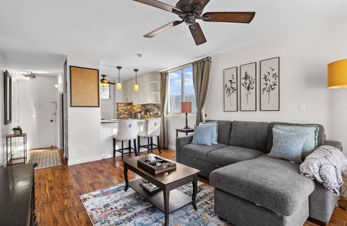Ala Moana Apartment | Heart of Ala Moana|W/D, AC, Free Parking