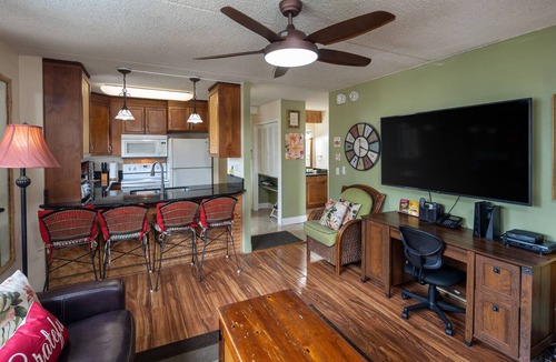 Waikiki Condo | HEART OF WAIKIKI 1 BR CRN, NOT A STUDIO, FREE PKG NO RESORT FEE BEACH ITEMS