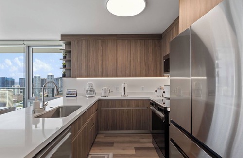 Ala Moana Apartment | High-Rise Retreat | Panoramic Ocean & City Views