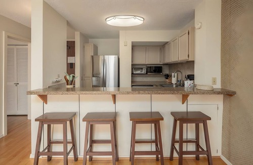 Hilo Condo | Hilo Lagoon Centre - 4BR Condos - Sleeps 12