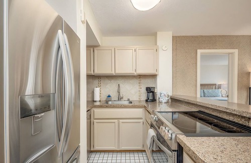 Hilo Condo | Hilo Lagoon Centre - 4BR Condos - Sleeps 12