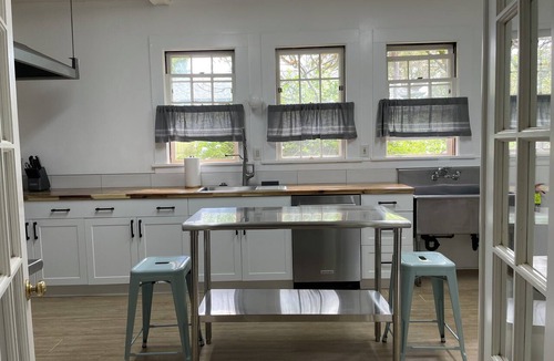 Makawao House | Historic 5-Bedroom Home in Upcountry Maui