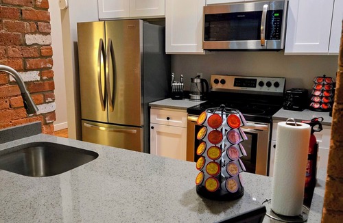 Providence Apartment | Historic Fed Hill Loft: Cafe/Dining/Nightlife + 24/7 Gym & onsite Barbershop #04