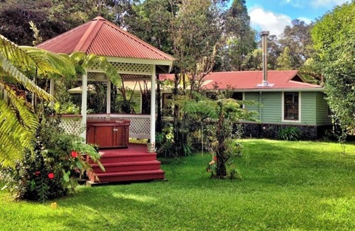 Volcano Cottage | Historic Maid's Quarters Cottage in Volcano Village
